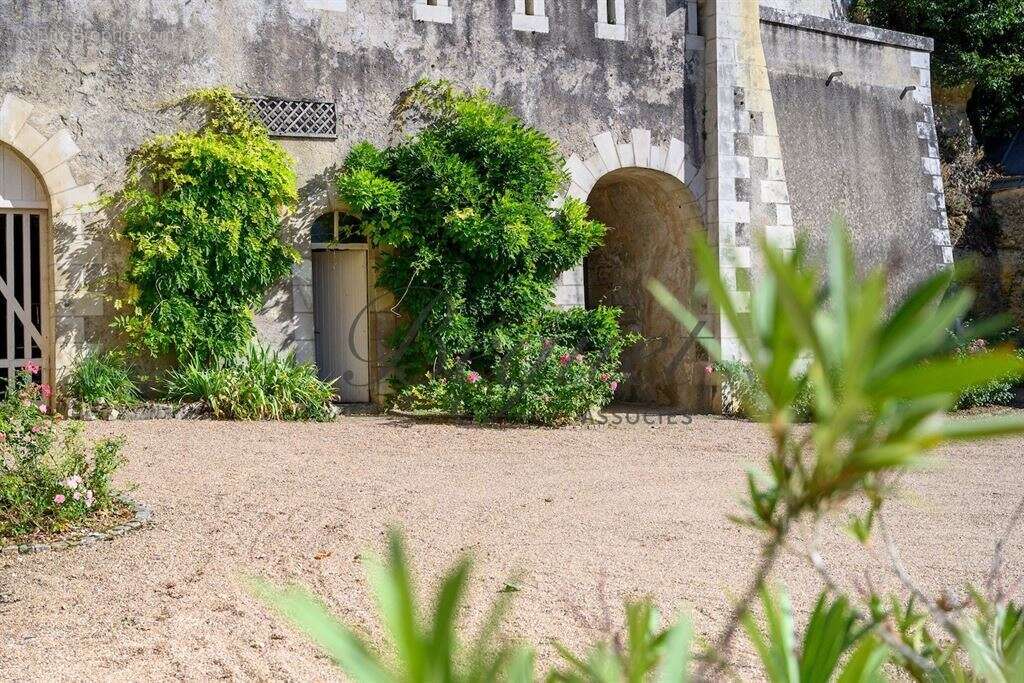 Maison à VERNOU-SUR-BRENNE