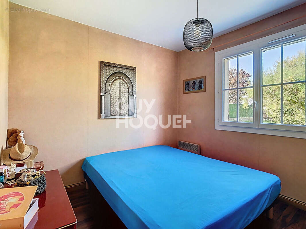 Maison à PEROY-LES-GOMBRIES