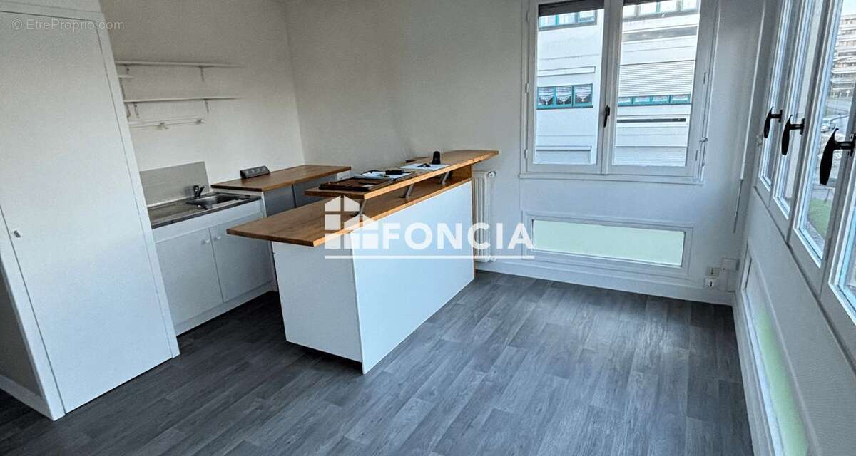 Appartement à MONT-SAINT-AIGNAN