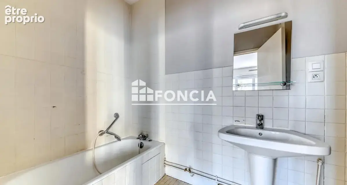 Lyon 6 - T2 de 47 m2 - Balcon et parking privatif - photo 7