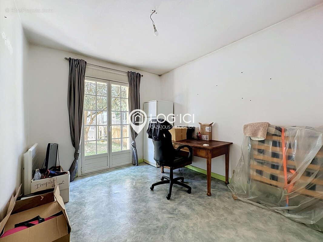 LESTELLE-BETHARRAM - Vente Maison familiale 4 chambres avec piscine et double garage - photo 12