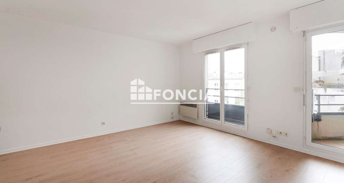 Appartement à PARIS-10E