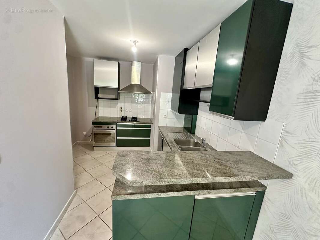 T4 lumineux de 87 m² avec balcon, ascenseur et garage en option – Secteur Gare - photo 4