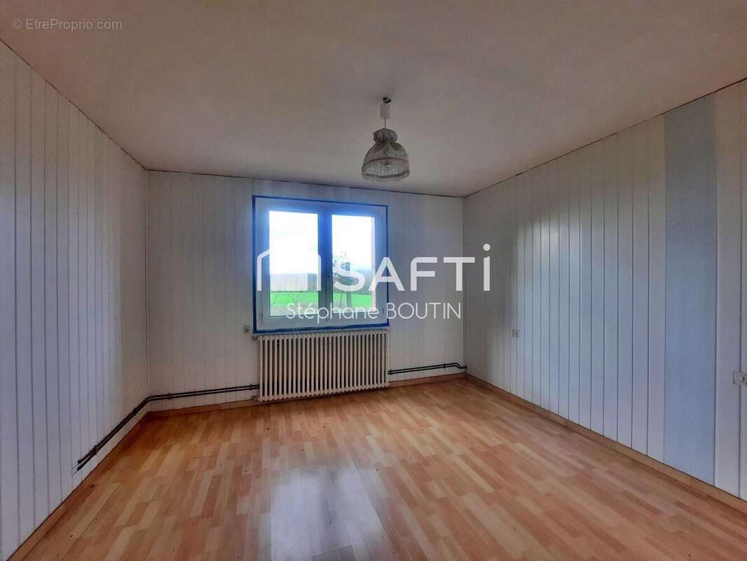 Maison 205 m² à La Chapelle-Themer  - photo 8