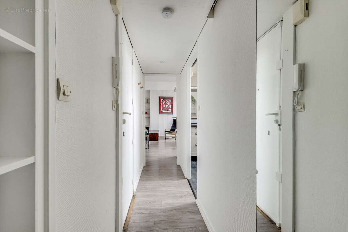 Appartement à PARIS-14E