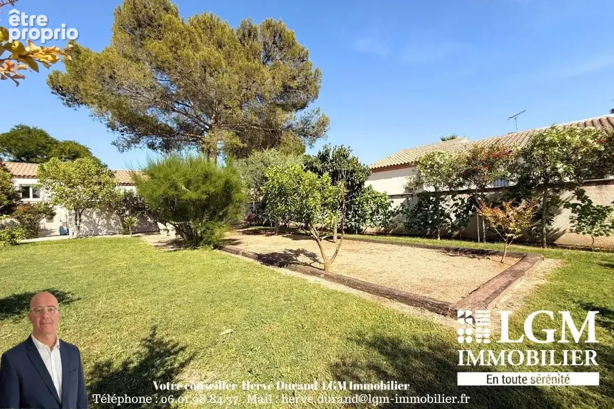Villa d'exception sans vis-à-vis sur 1800 m2 de terrain arboré - photo 11