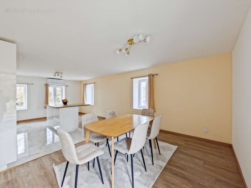 Maison à SAINT-PAUL-EN-CHABLAIS