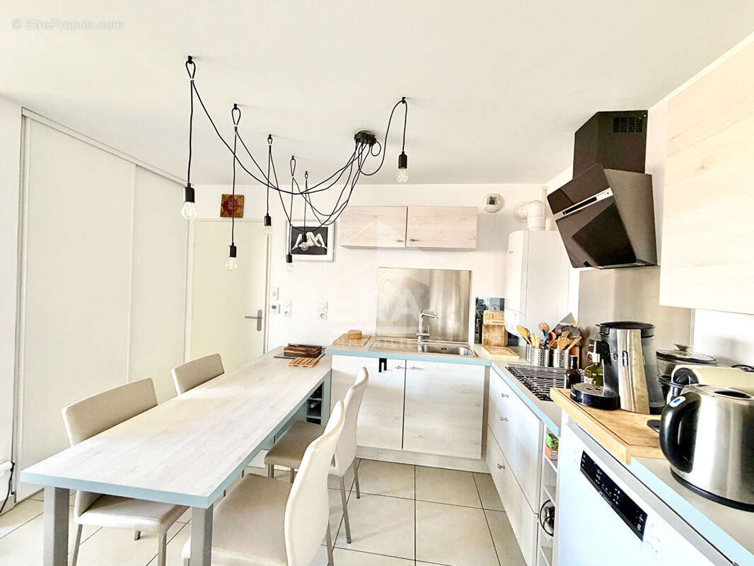 Appartement à MARSEILLE-5E