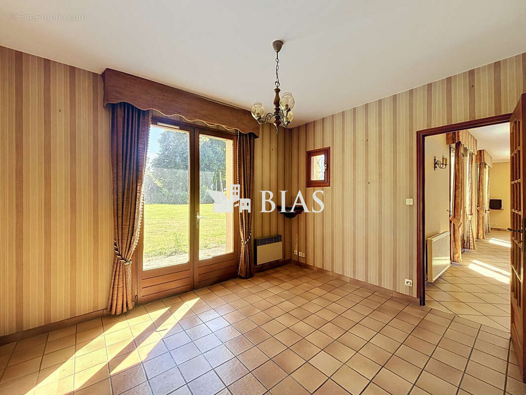 Maison 225 m² à Daubeuf-La-Campagne  - photo 9