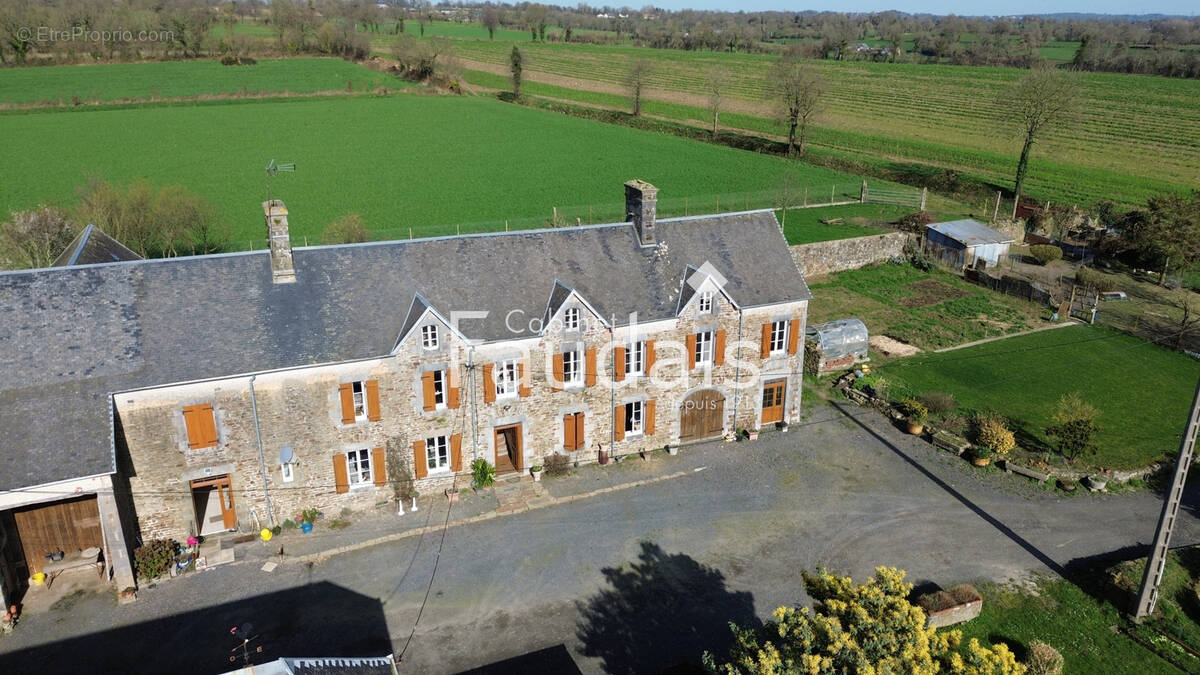 Maison à SAINT-DENIS-LE-VETU