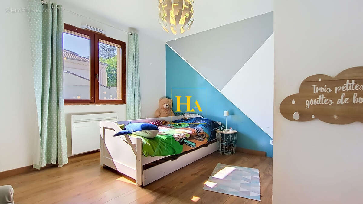 EXCLUSIVITÉ - BÉSAYES : Maison de plain-pied d'environ 113m² avec piscine et garage indépendant de 60 m² à fort potentiel - photo 11