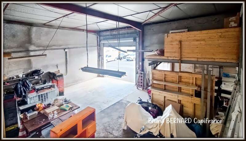 Commerce à AUREILHAN