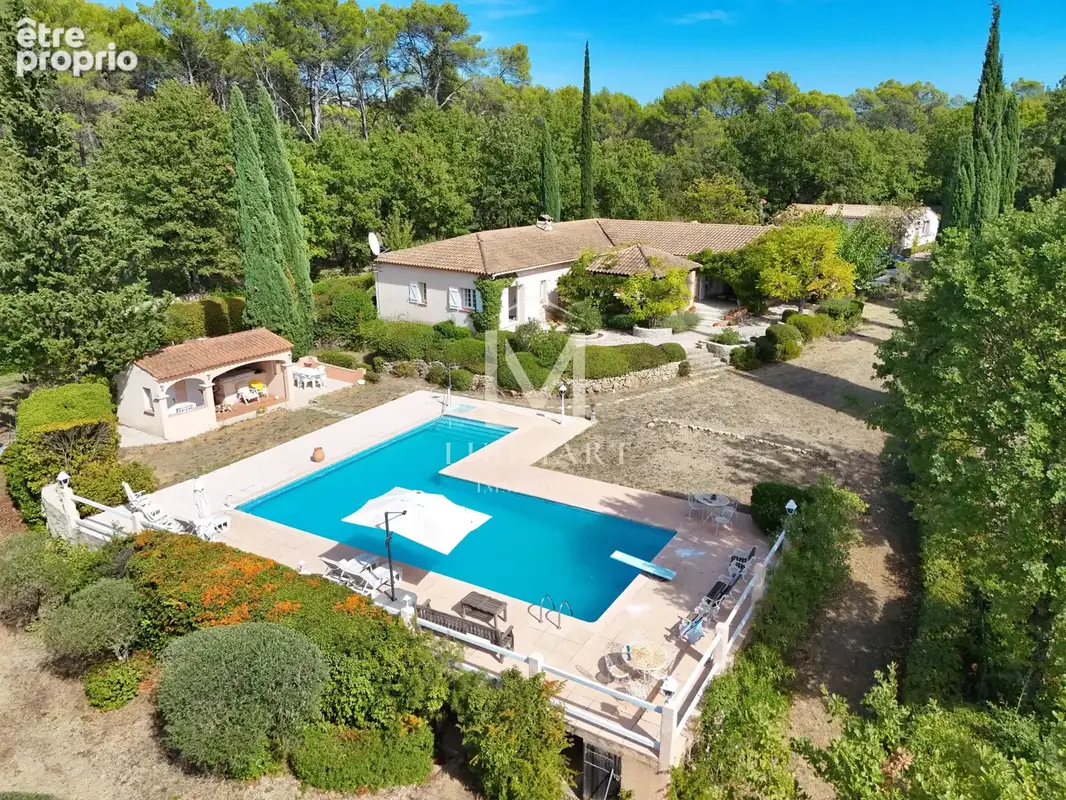 Propriété à vendre à Lorgues   225 m2 habitables, 5 chambres, maison d’amis, piscine et terrain de 4 000 m2 - photo 3
