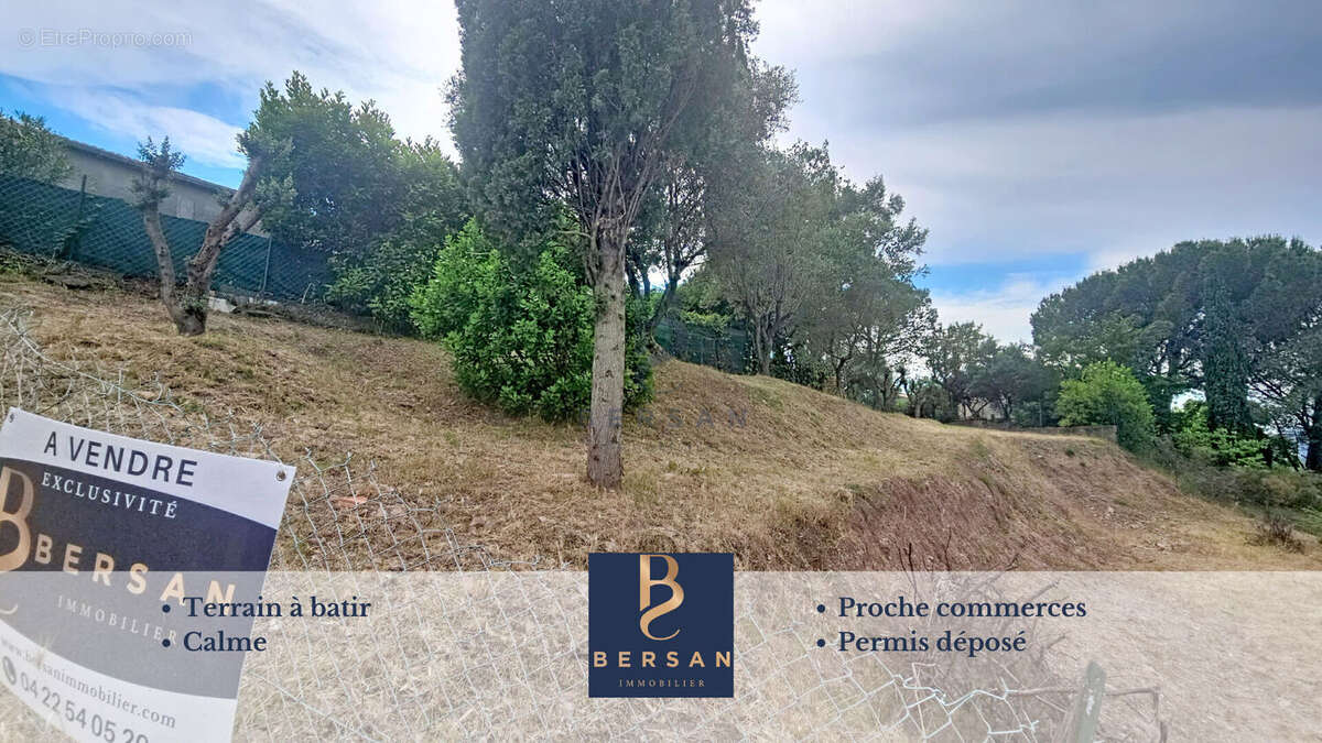 Terrain à FREJUS