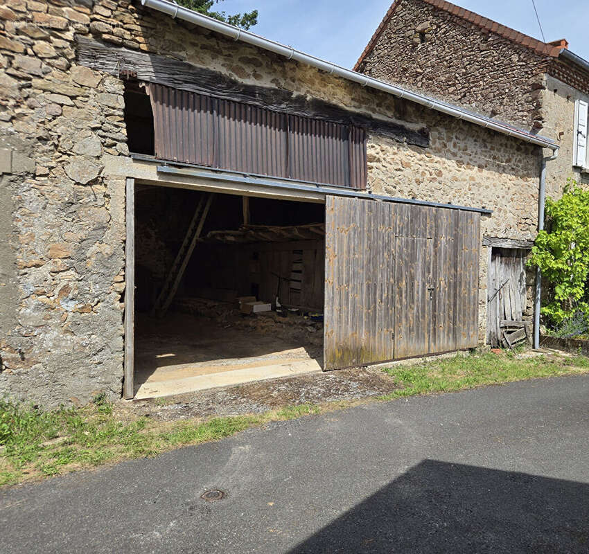Maison à SAINT-HILAIRE-LA-TREILLE