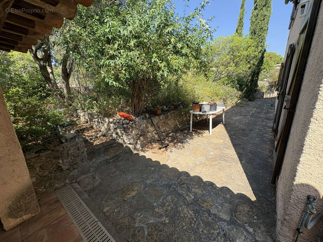 Maison 6 pièces, 4 chambres, Vue dégagée - Toulon Ouest Les Arènes - photo 18