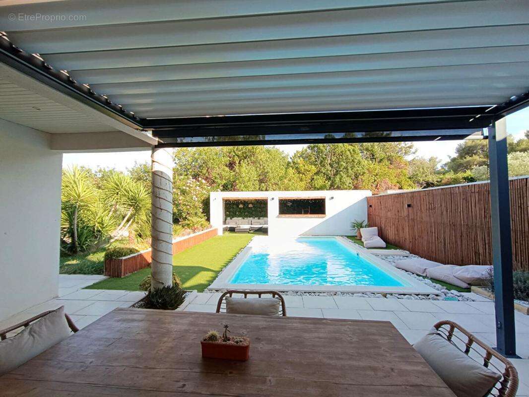Maison Saint Chamas 5 pièce(s) Avec Piscine et jardin aménagé - photo 7