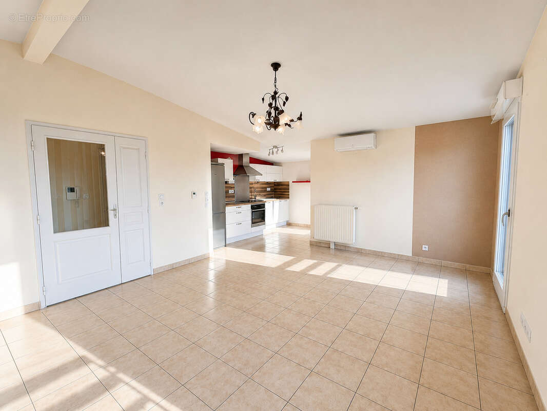 Appartement T4 de 81,99 m2 avec garage, balcons et vue dégagée   Dernier étage avec ascenseur - photo 2