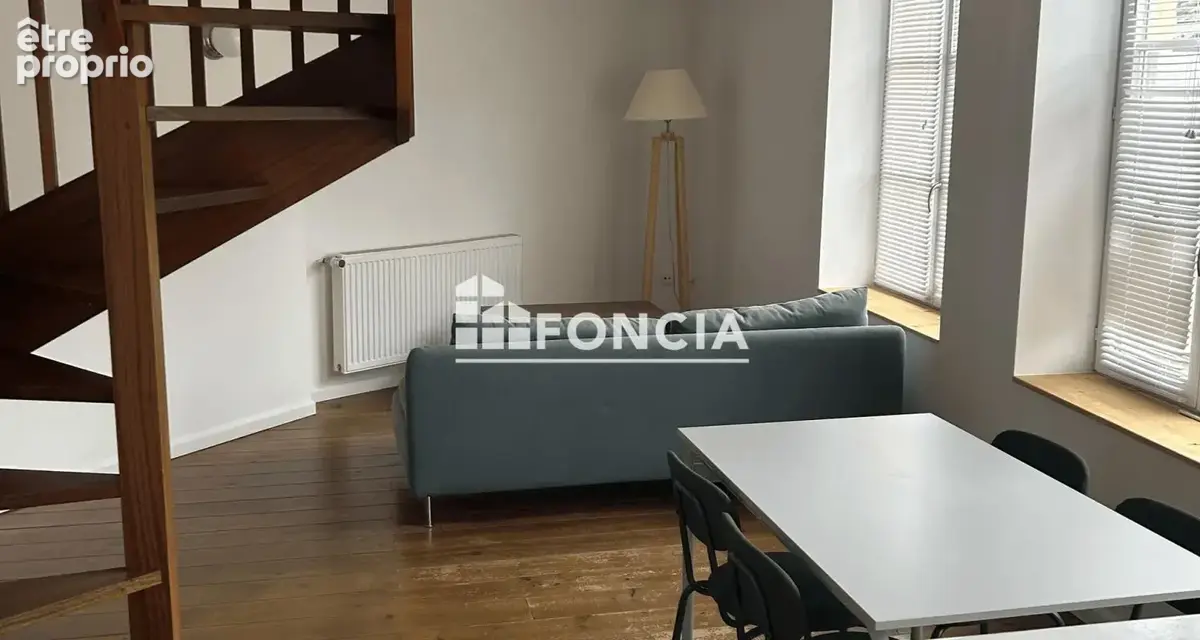 VIEUX LILLE : Beau type 2 bis en duplex - photo 2