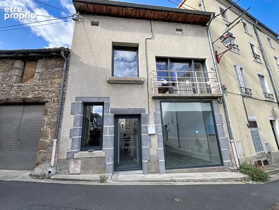 Photo Commerce à Vic-Le-Comte au prix de 161 300€