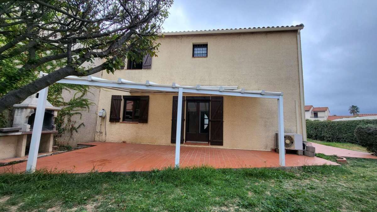 Maison à VILLENEUVE-DE-LA-RAHO