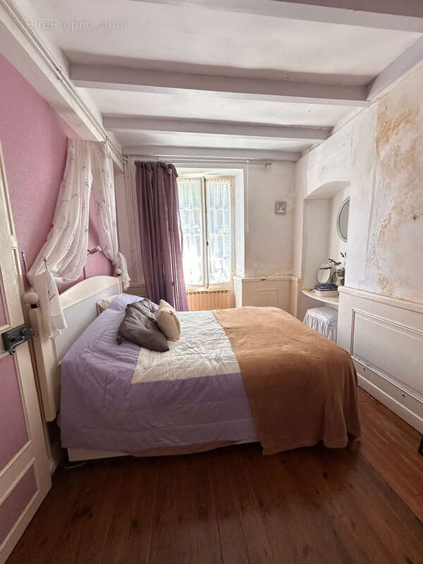 Maison à LA JARRIE-AUDOUIN