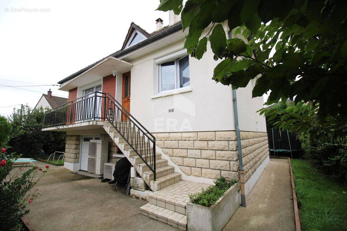 Maison à PONTAULT-COMBAULT