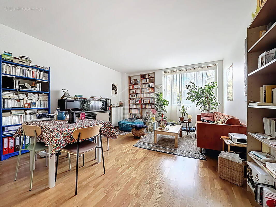 Appartement à PARIS-12E