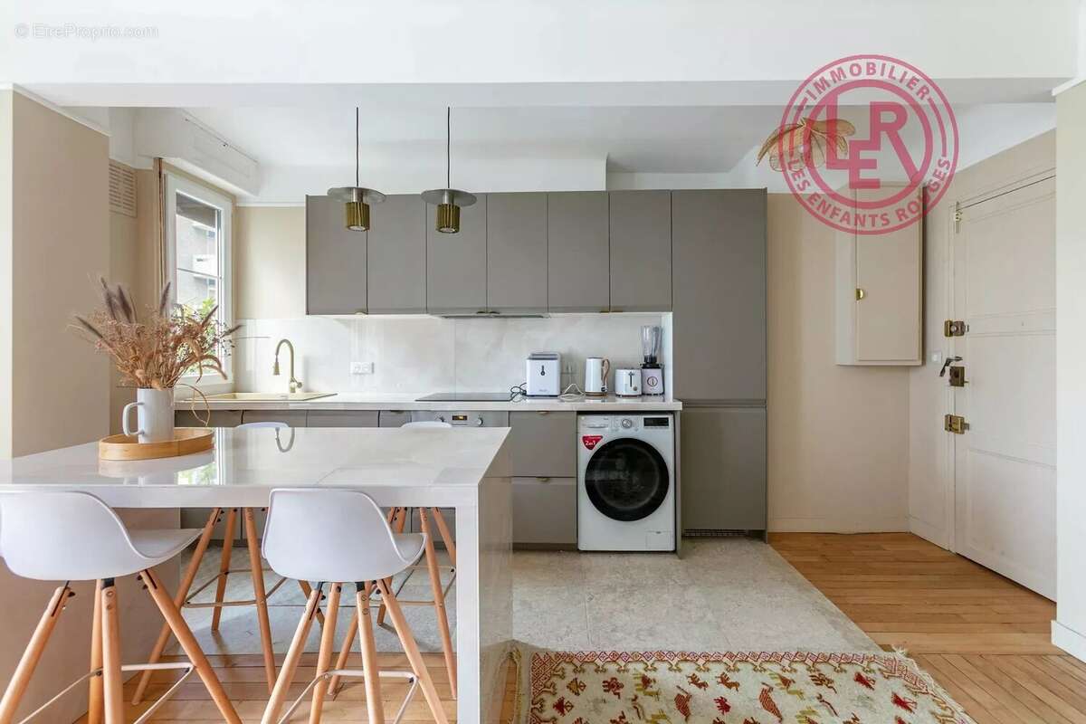 Appartement à PARIS-15E