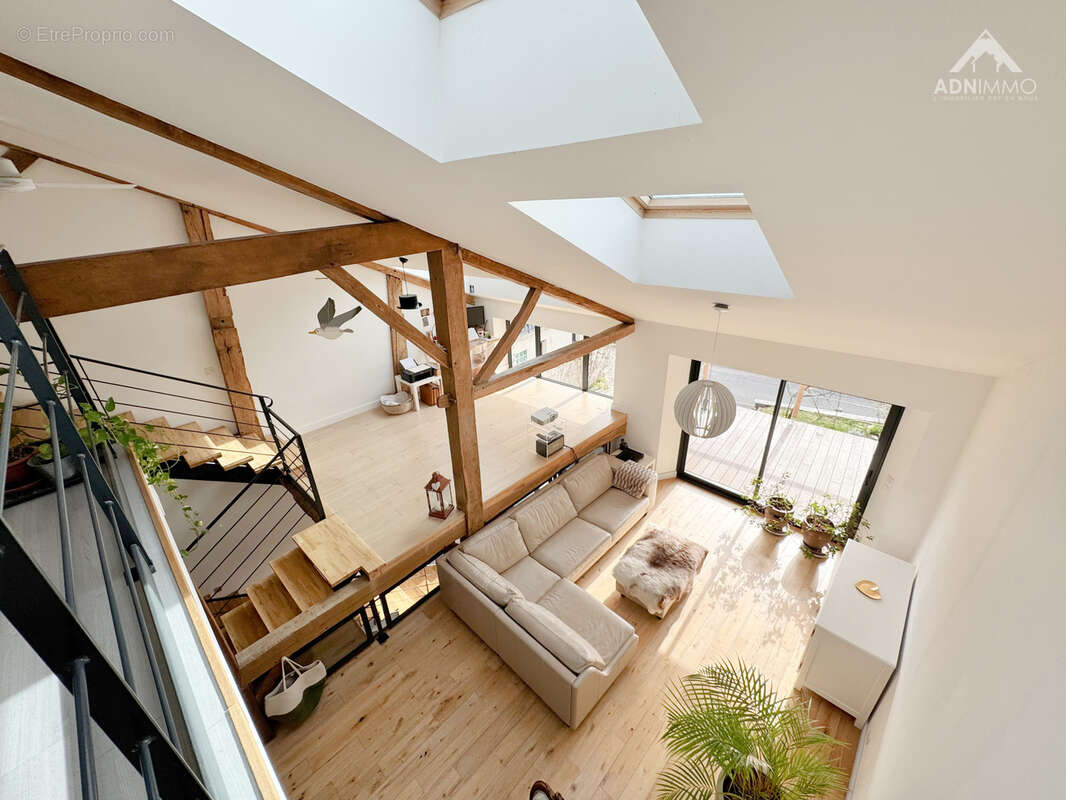 Maison à PERON