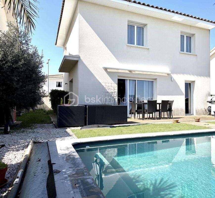 Maison à VAILHAUQUES