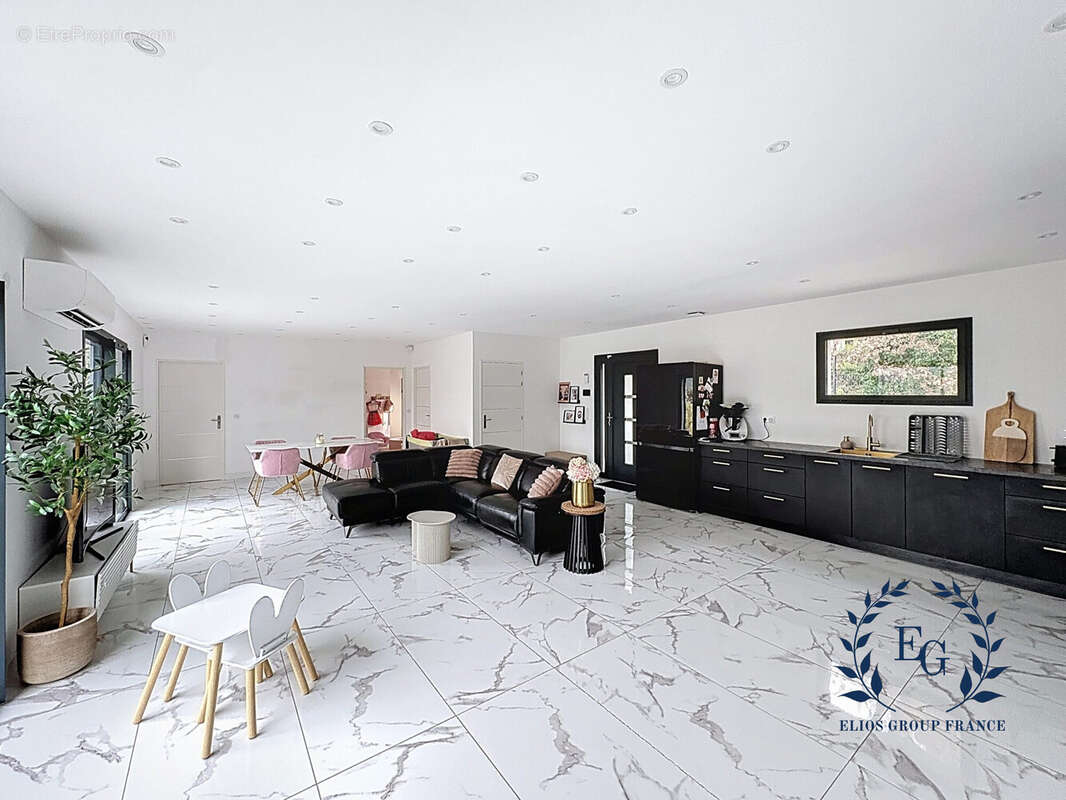 Maison à FLASSANS-SUR-ISSOLE