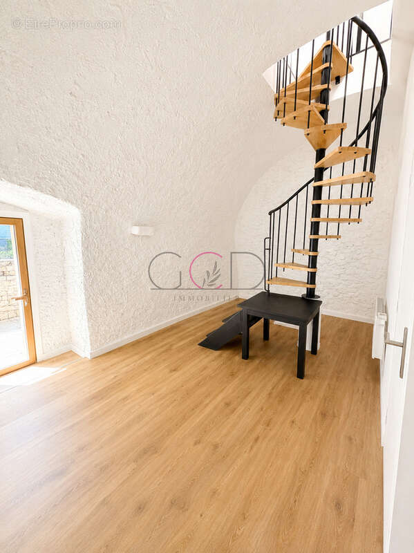 Appartement T3 en duplex   Vue dégagée et deux terrasses - photo 3