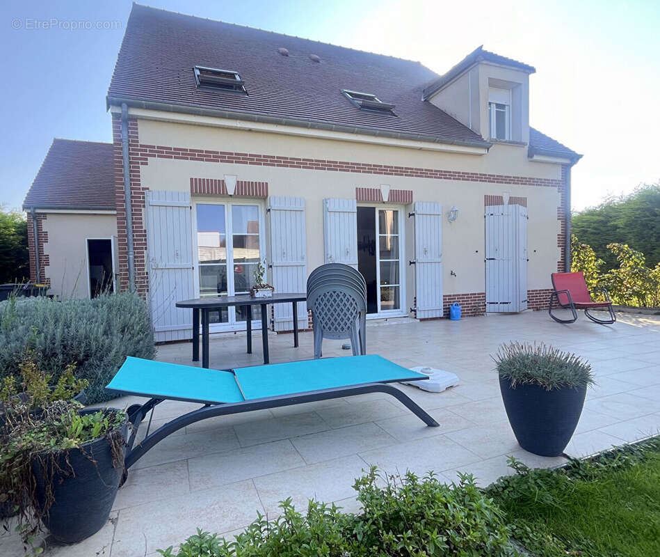 Belle maison familiale 4 chambres avec double garage - quartier agréable, résidentiel ! - photo 8