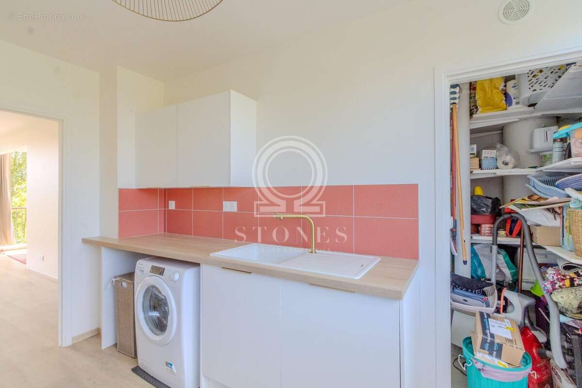 Appartement à FONTENAY-LE-FLEURY