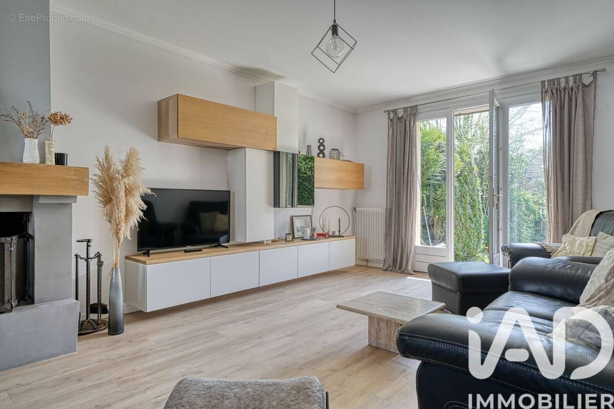 Photo 1 - Maison à LES PAVILLONS-SOUS-BOIS