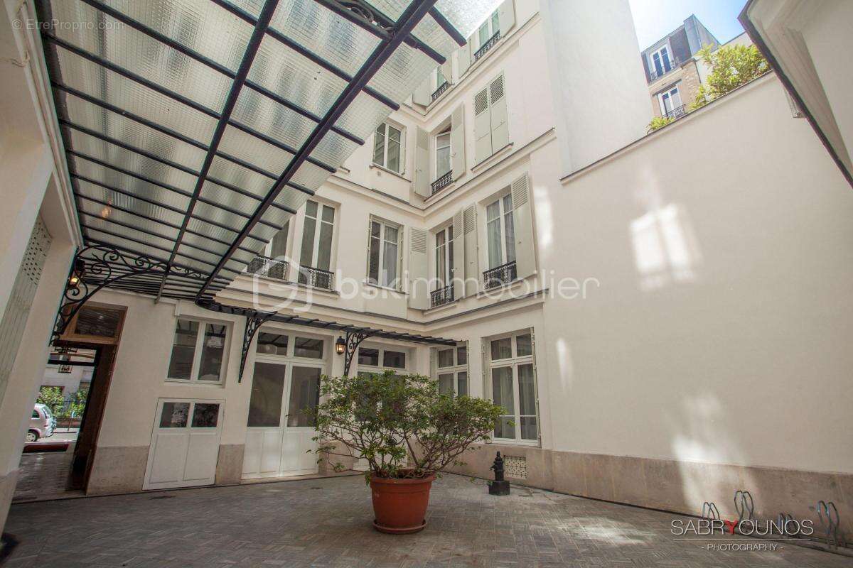 Appartement à PARIS-7E