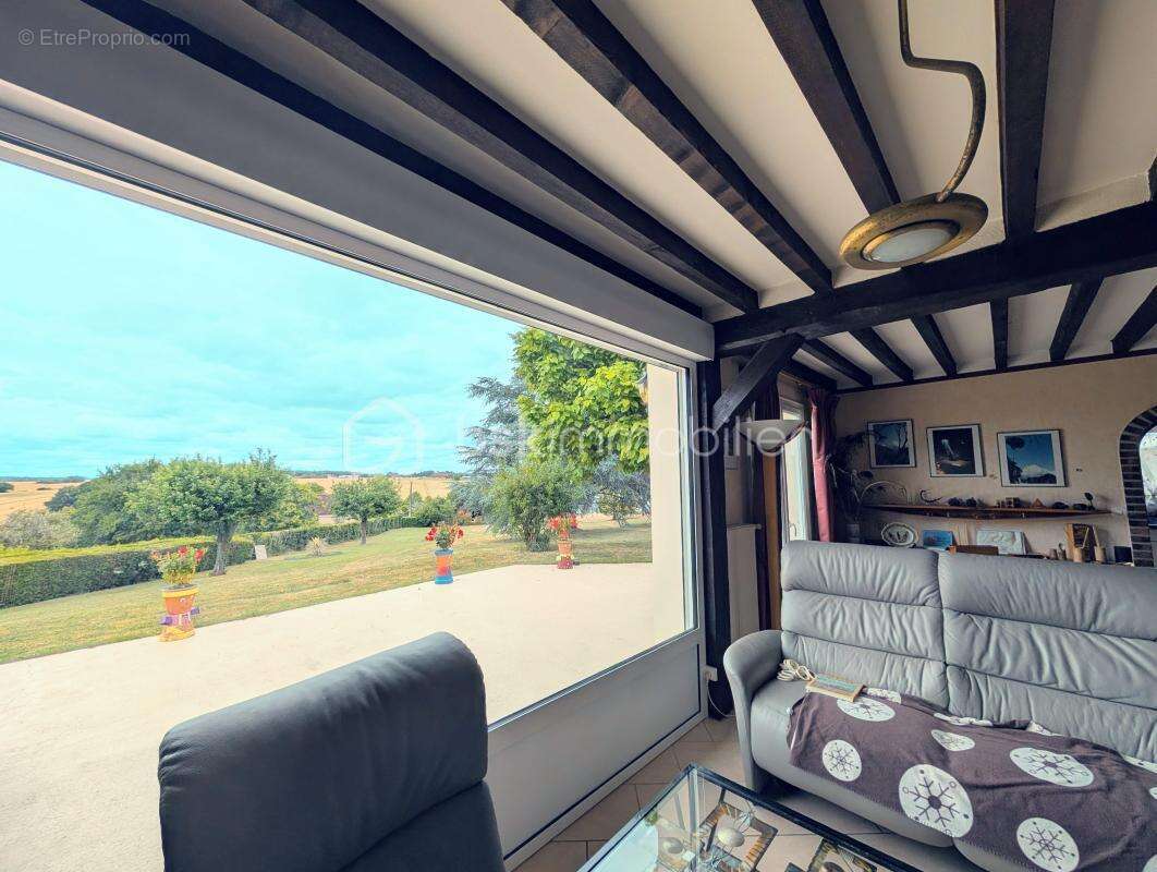 Demeure familiale de 171 m², dépendances et chapelle sur un parc de 5100 m² - photo 8