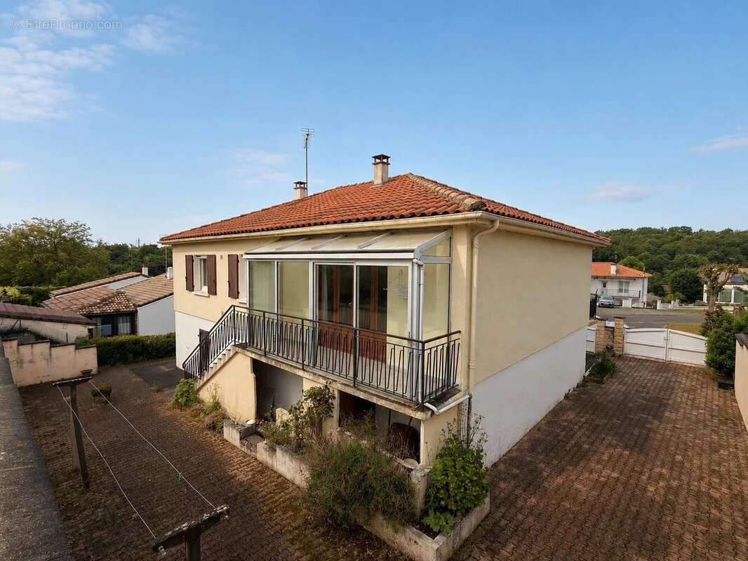 Maison à RUFFEC