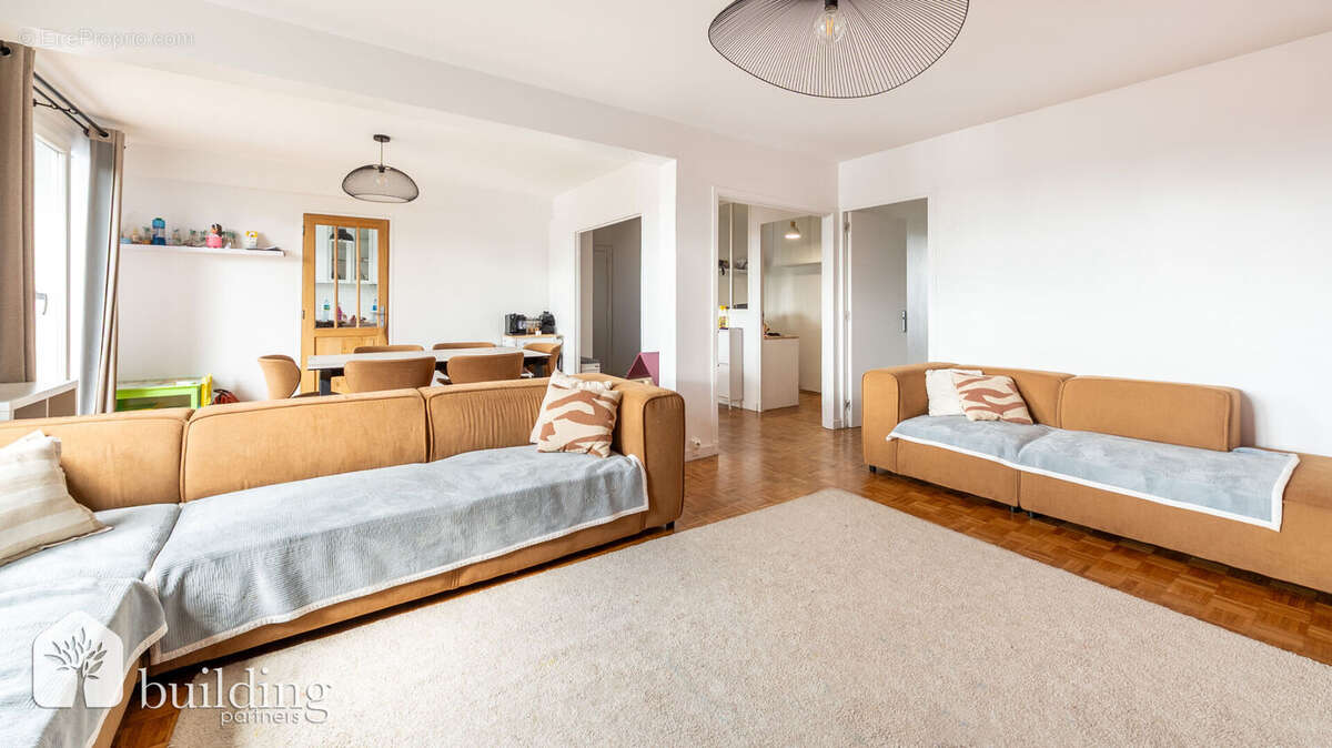 Appartement à COURBEVOIE