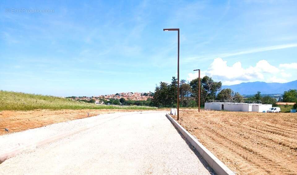 Terrain 630 m² à Villeneuve-De-La-Raho  - photo 2