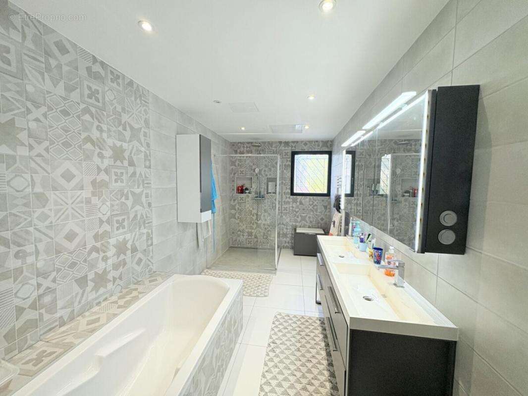 Maison à CASTELNAU-LE-LEZ