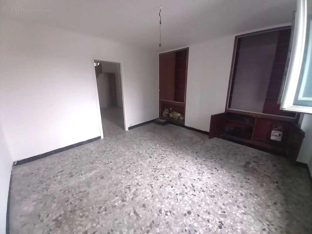 Appartement à VAUJOURS