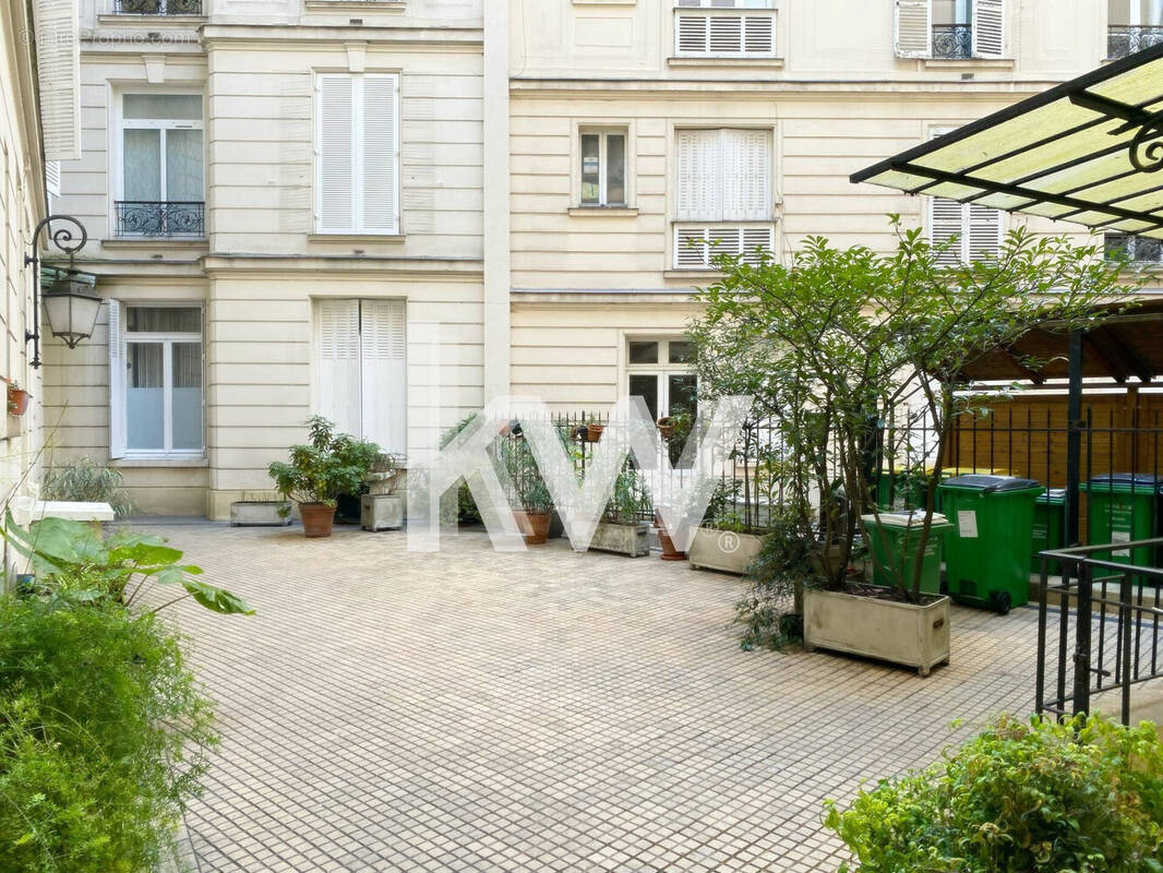 Appartement à PARIS-17E