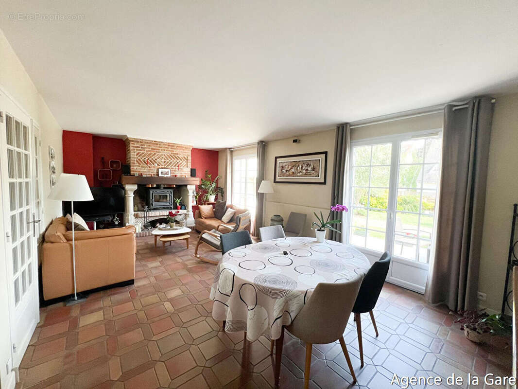 Maison à HOUILLES