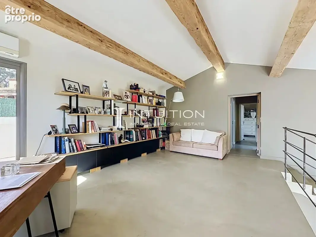 Proche Valbonne : Élégante villa avec vue panoramique et piscine - photo 9