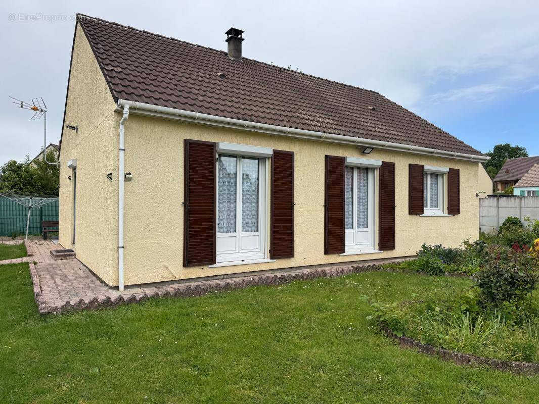 Maison à BRETEUIL
