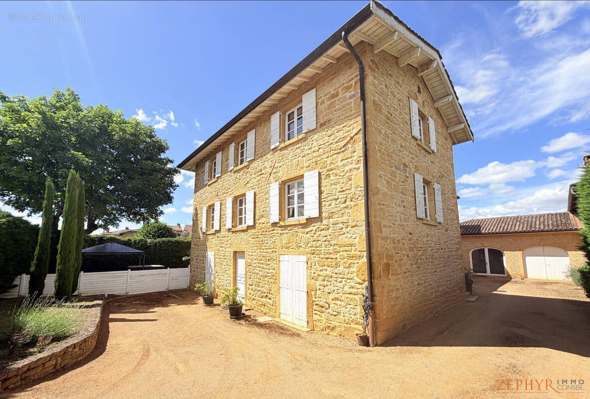 Maison à SAINT-GERMAIN-SUR-L'ARBRESLE