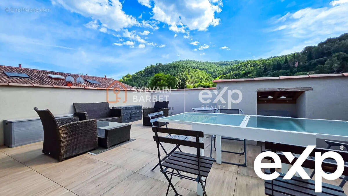 Appartement à SOLLIES-PONT