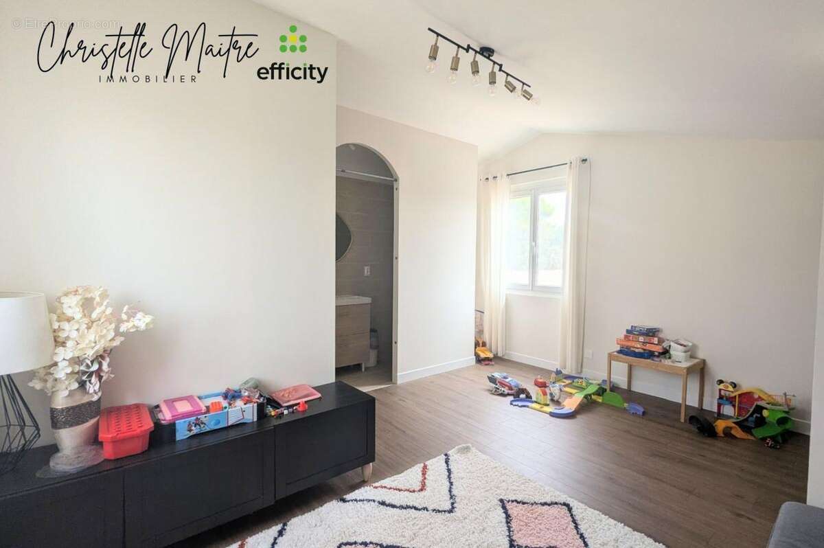 Maison à SAINT-MARTIN-DE-CRAU